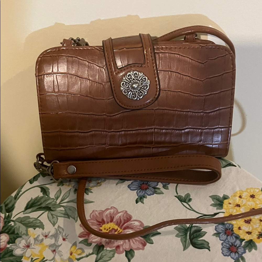Elegant Brown Croc-Embossed Women's Bag